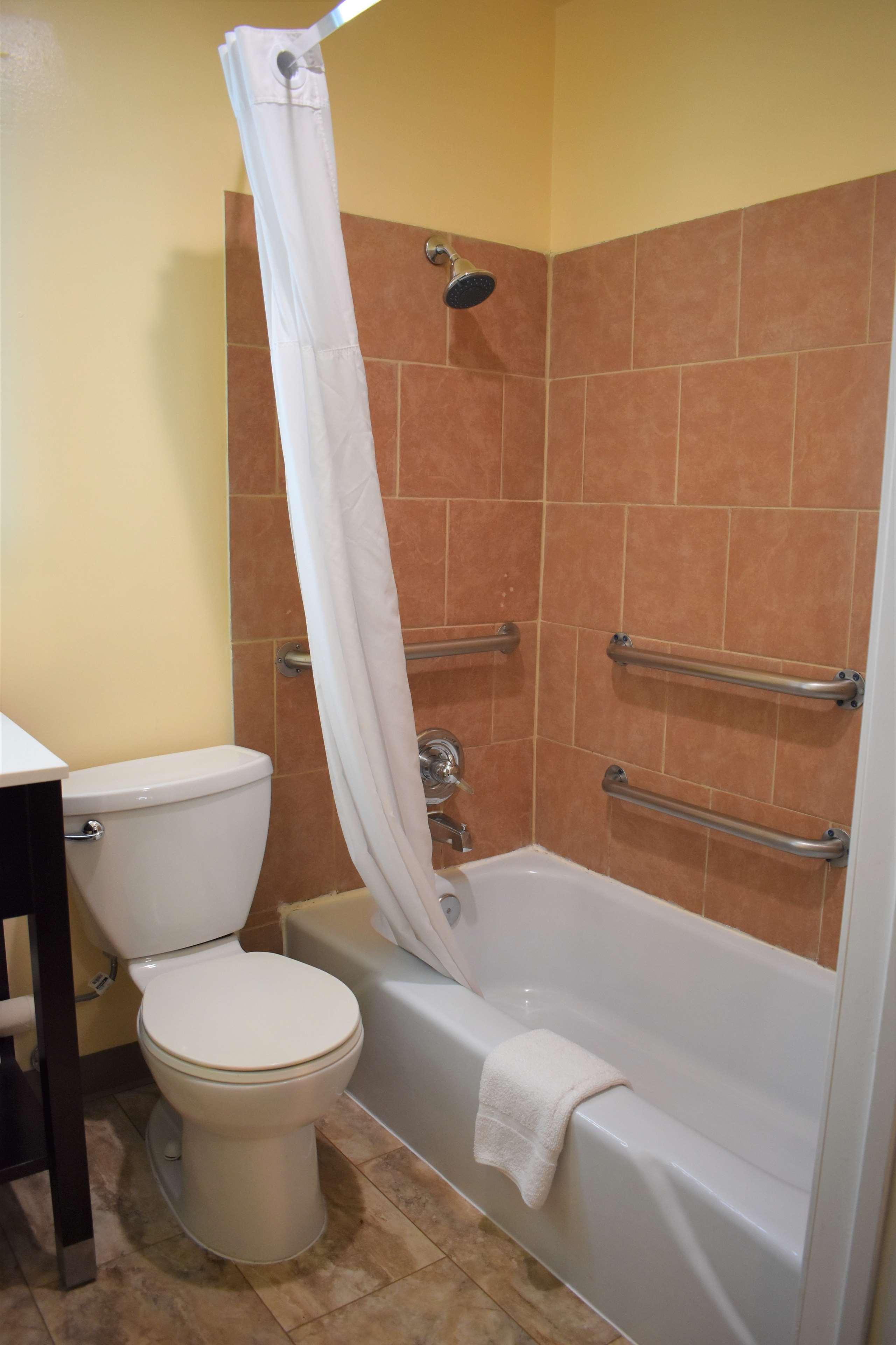 Surestay By Western Center