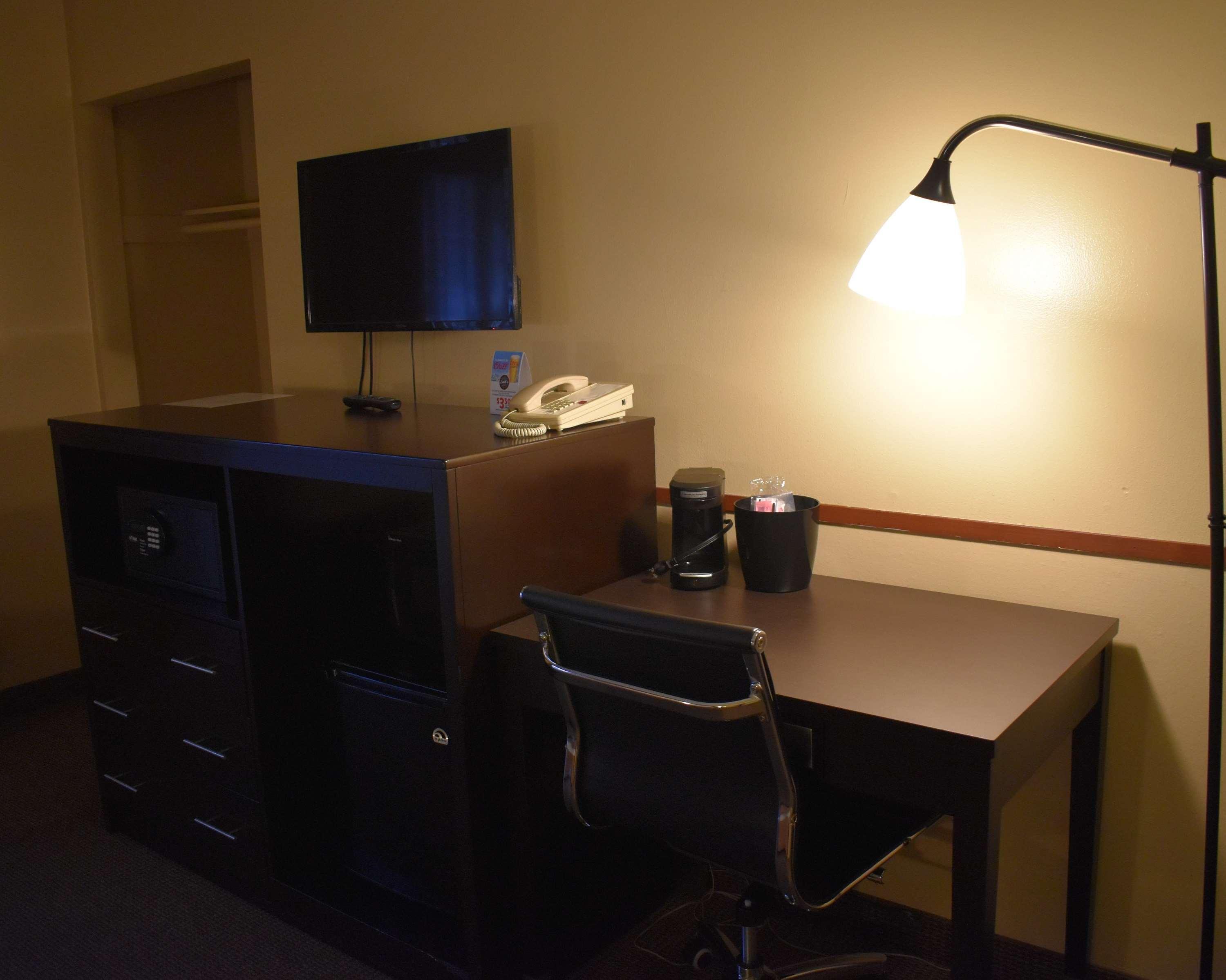 Surestay By Western Center Hotel