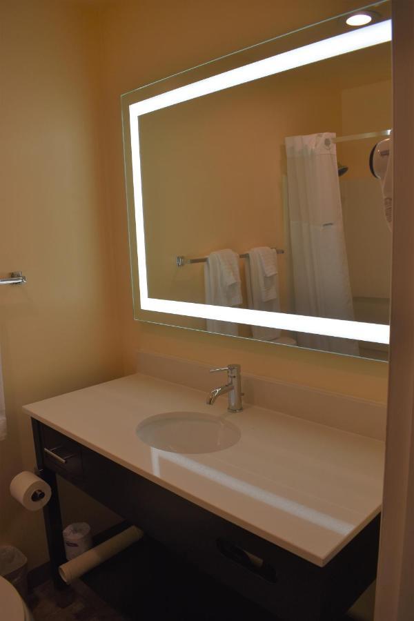 Surestay By Western Center